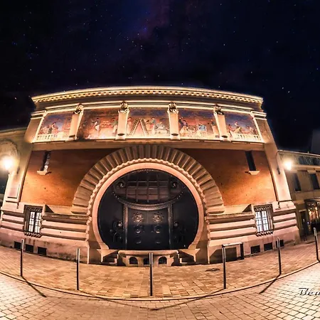 Le Condorcet Hyper-centre